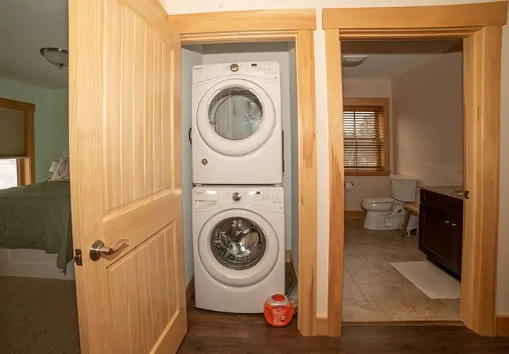 Washer and dryer between queen and bunkroom