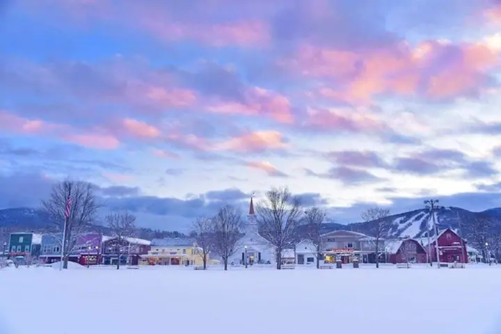 The village winter scene. Mt cranmore 5 minutes away from house
