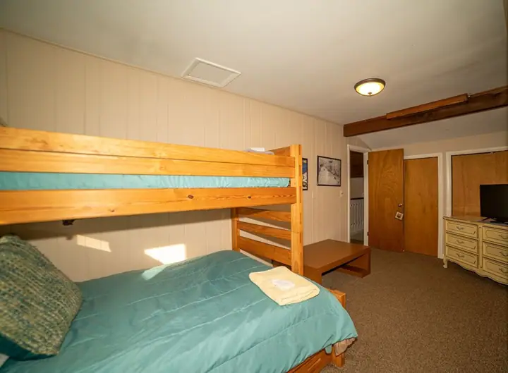Upper level with TV