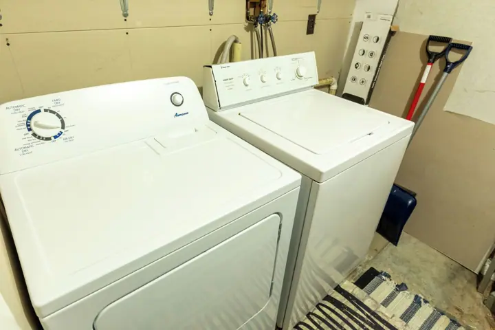 Laundry room off game room