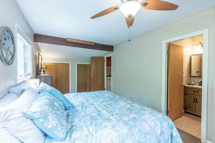 Main suite with private bath 3rd floor
