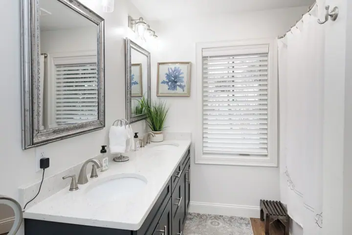 Upper bathroom with shower and tub