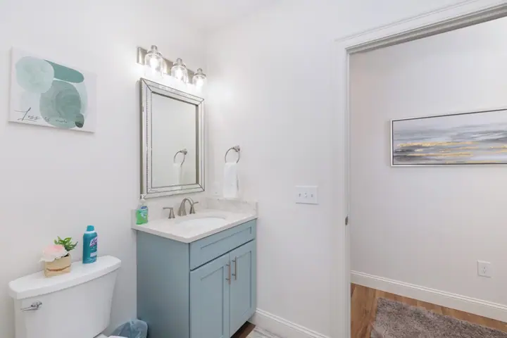 Bathroom off king bedroom