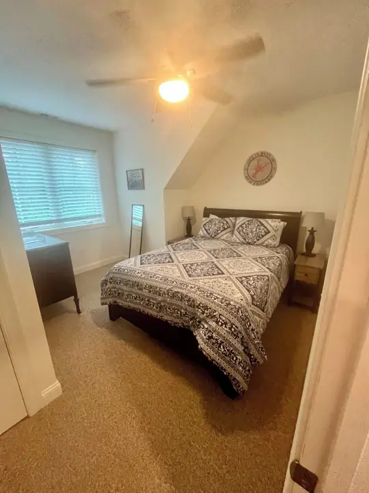 Upper queen bedroom