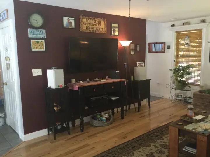 Streaming flat screen