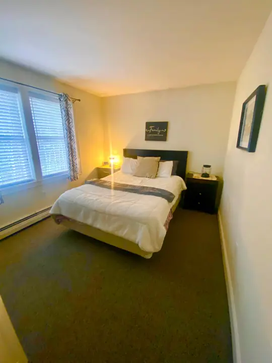 Upper queen bedroom