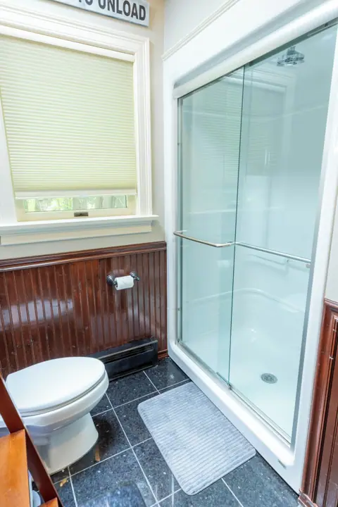 Big size shower main floor